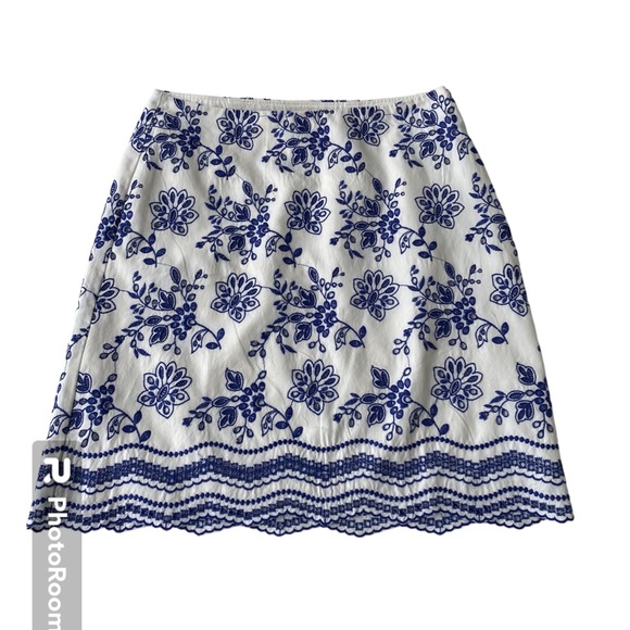 LOFT Dresses & Skirts - Loft Embroidered Pencil Skirt Blue Eggshell Straight Lined NWT Ladies 4P Petite